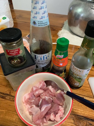 วิธีทำ หมูทอดกระเทียม วิธีทำ หมูทอดกระเทียม