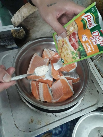 วิธีทำ แซลม่อนทอด วิธีทำ แซลม่อนทอด