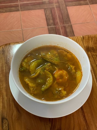 วิธีทำ แกงส้มชะอมไข่แคร์