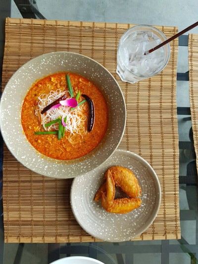 อาหาร หรือ เครื่องดื่ม