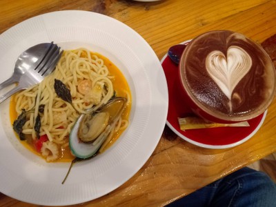 อาหาร หรือ เครื่องดื่ม