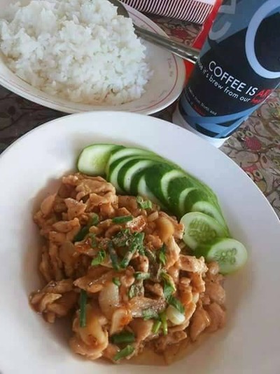 ไก่กระเทียม