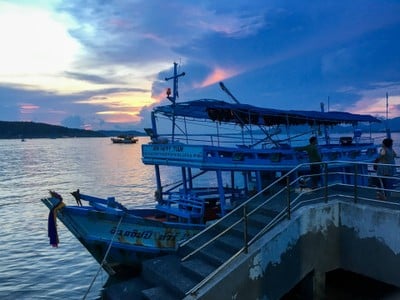 พาราเซลลิ่ง (Parasailing) เกาะเสม็ด