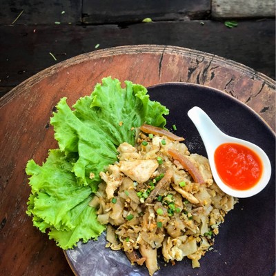ก๋วยเตี๋ยวคั่วไก่