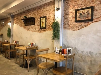 17something ทองหล่อ Thonglor