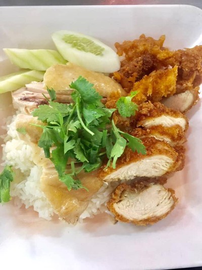 ร้านข้าวมันไก่ 24 ชั่วโมง แยกปากทางลำลูกกา