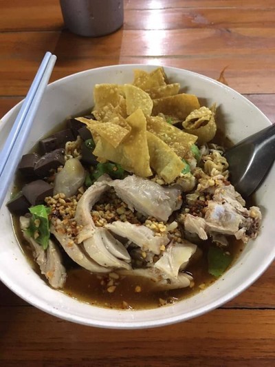 ร้านข้าวมันไก่ 24 ชั่วโมง แยกปากทางลำลูกกา