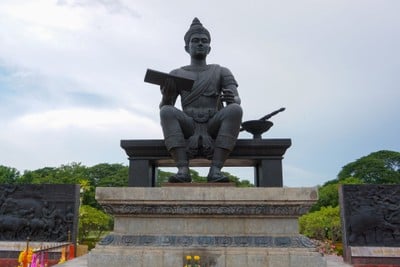 อนุสาวรีย์พ่อขุนรามคำแหงมหาราช