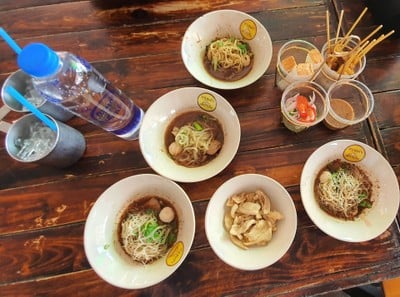 กรุงเก่า"เตี๋ยวเรือ" ริมคลองมะขามเรียง สาขาใหญ่ริมคลองมะขามเรียง ต้นตำหรับ