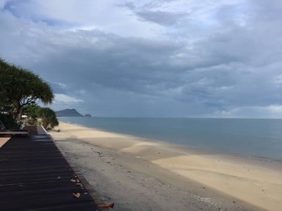 สระว่ายน้ำ/ชายหาด