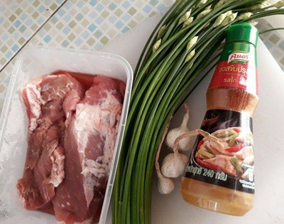 วิธีทำ หมูผัดดอกกุ่ยฉ่าย