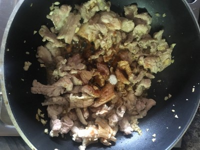 วิธีทำ หมูผัดกระเทียมพริกไทย วิธีทำ หมูผัดกระเทียมพริกไทย