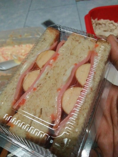 แซนวิช โบโลน่าไก่