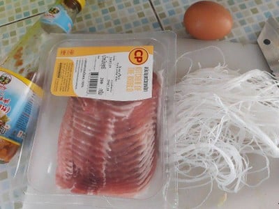 วิธีทำ สุกี้หมูน้ำขลุกขลิก