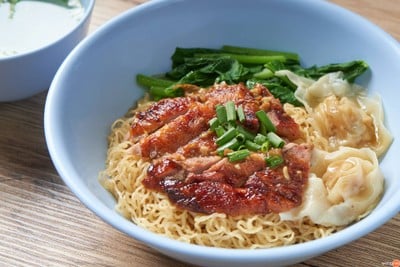 เป็ดย่างเมโทร ภูเก็ต (Metro Roast Duck) สาขาใหญ่ ถนน คณิต หงษ์หยก เป็ดย่างเมโทร ภูเก็ต (Metro Roast Duck) สาขาใหญ่ ถนน คณิต หงษ์หยก