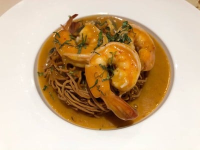 ราดหน้าต้มยำกุ้งเส้นกรอบ