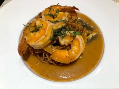 ราดหน้าต้มยำกุ้งเส้นกรอบ