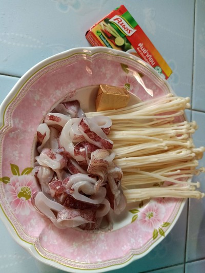 วิธีทำ ต้มยำปลาหมึก