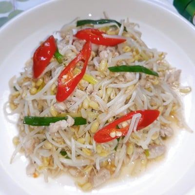 วิธีทำ ผัดถั่วงอกหมูสับ วิธีทำ ผัดถั่วงอกหมูสับ