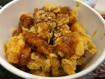 ไก่ป๊อปพริกเผามันกุ้ง