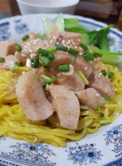 บะหมี่ไก่อบ