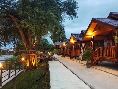 เรือนริมน่าน