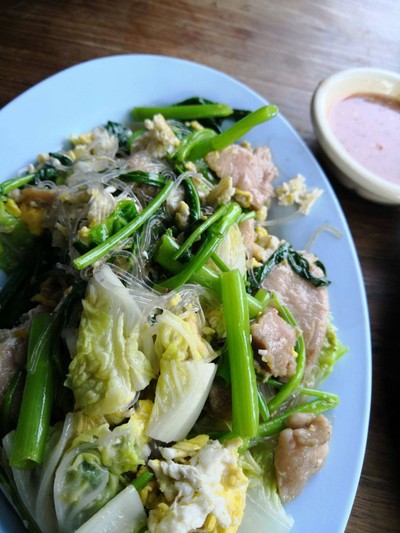 สุกี้แห้ง