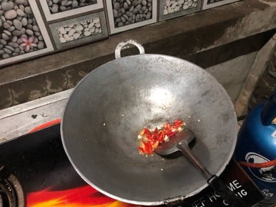 วิธีทำ โหระพาผัดพริกหมู