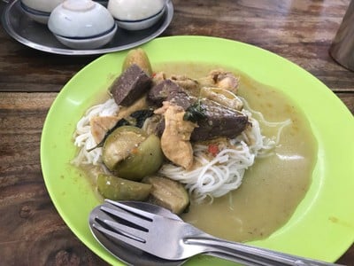 ขนมจีนแกงเขียวหวานไก่ (ธรรมดา)