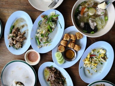 อาหาร หรือ เครื่องดื่ม