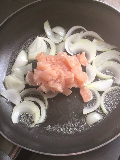 วิธีทำ ไก่และเห็ดผัดพริกไทยดำ วิธีทำ ไก่และเห็ดผัดพริกไทยดำ