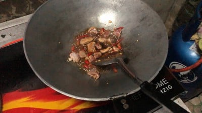 วิธีทำ โหระพาผัดพริกหมู