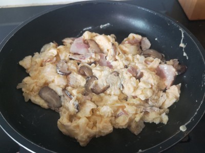 วิธีทำ ไข่คนเบค่อนเห็ดหอม วิธีทำ ไข่คนเบค่อนเห็ดหอม