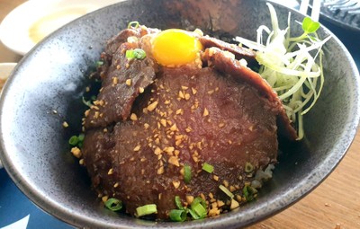ข้าวหน้าเนื้อวากิว