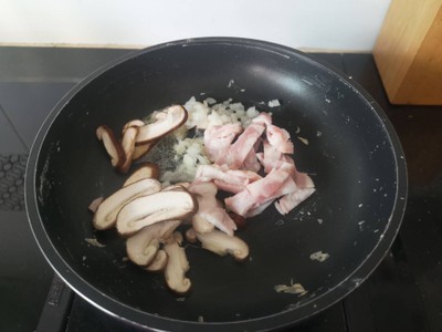 วิธีทำ ไข่คนเบค่อนเห็ดหอม วิธีทำ ไข่คนเบค่อนเห็ดหอม