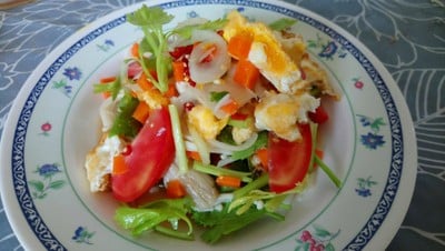 ยำไข่ดาวใส่เห็ดเข็มทอง ยำไข่ดาวใส่เห็ดเข็มทอง