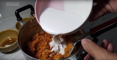 วิธีทำ ห่อหมกหมูสามชั้น ใส่หนังหมูเคี้ยวหนุบหนับ วิธีทำ ห่อหมกหมูสามชั้น ใส่หนังหมูเคี้ยวหนุบหนับ