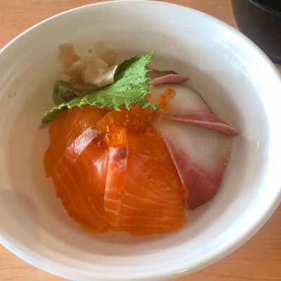 Salmon Hamachi Don