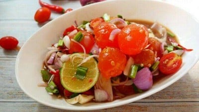 ยำไข่แดงเค็ม