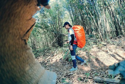 เดินป่าหน้าร้อน แล้วไปนอนแช่น้ำที่ “น้ำตกผาแตก” จ.กาญจนบุรี