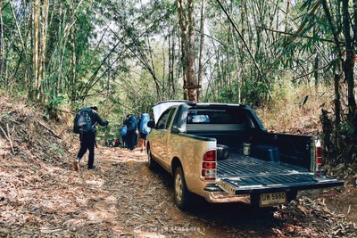 เดินป่าหน้าร้อน แล้วไปนอนแช่น้ำที่ “น้ำตกผาแตก” จ.กาญจนบุรี