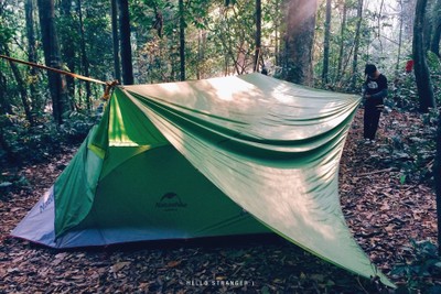 เดินป่าหน้าร้อน แล้วไปนอนแช่น้ำที่ “น้ำตกผาแตก” จ.กาญจนบุรี