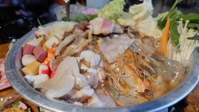 พิกุล หมูกระทะ