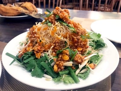 หมี่กรอบเบญจรงค์