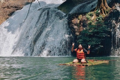 เดินป่าหน้าร้อน แล้วไปนอนแช่น้ำที่ “น้ำตกผาแตก” จ.กาญจนบุรี