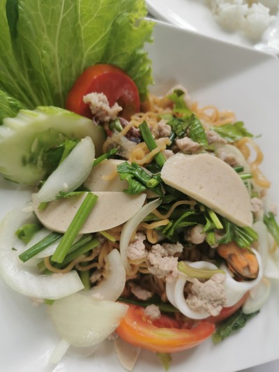 ยำมาม่า