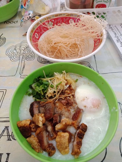 โจ๊กหมูกรอบ