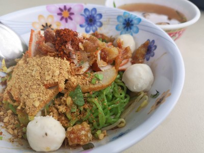 อาหาร หรือ เครื่องดื่ม