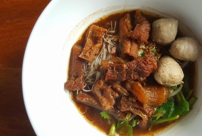 หมี่ขาวรวมเนื้อตก