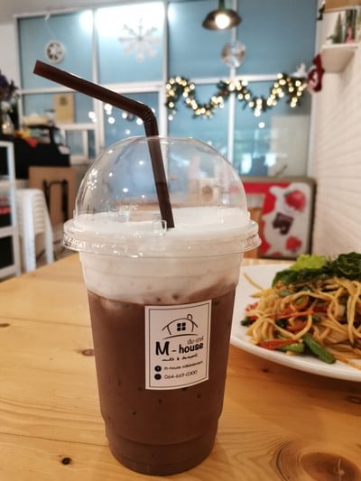 อาหาร หรือ เครื่องดื่ม